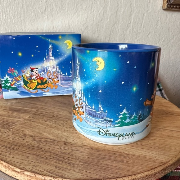 Vintage Disneyland Paris Christmas mug - Picture 3 of 3